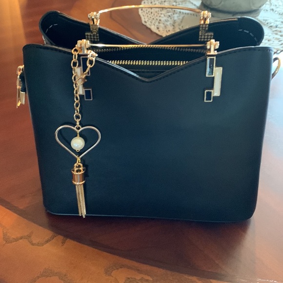 Free w/$15 purchase - Picture 6 of 7